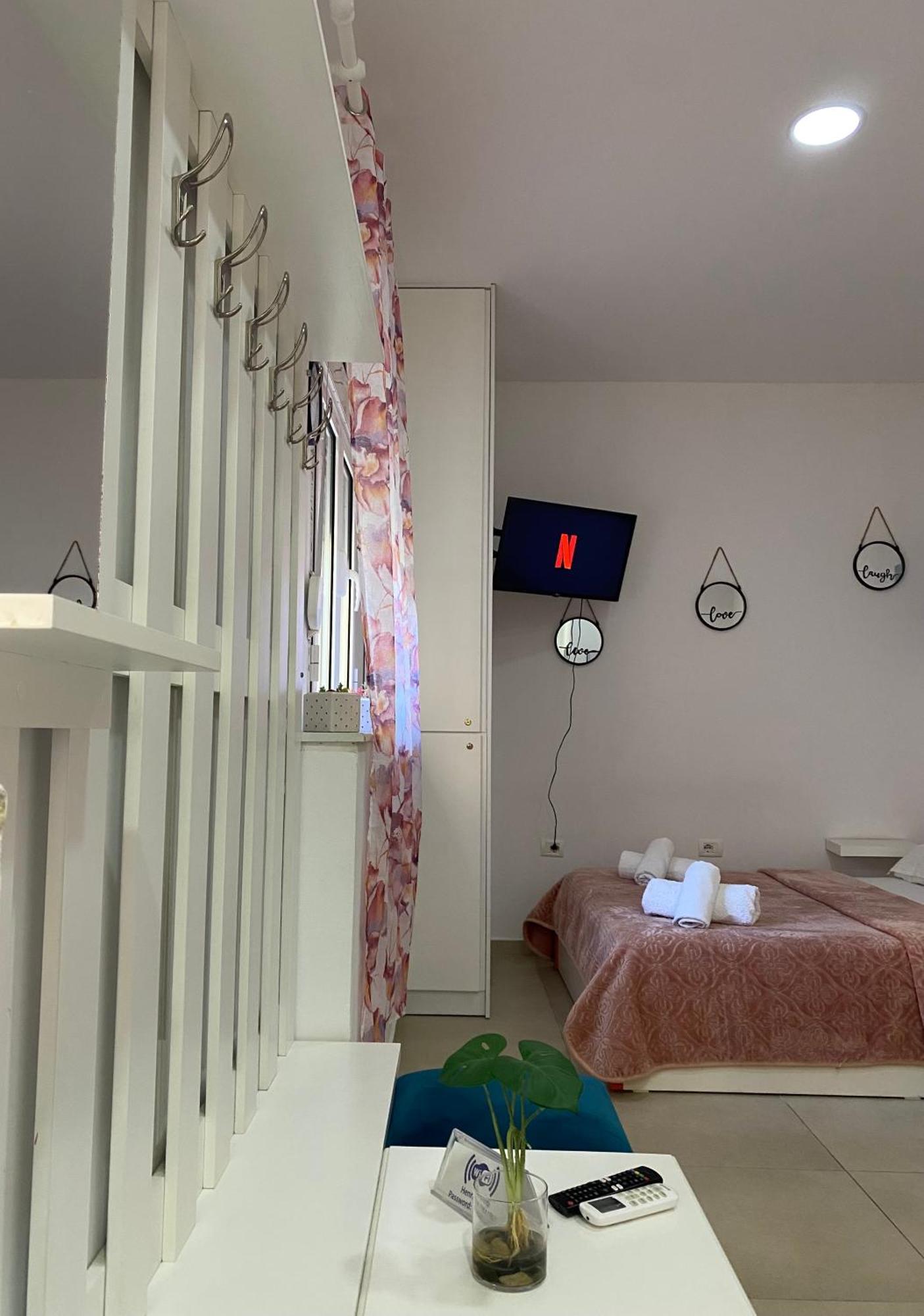 Ayso Inn Tirana City Center Экстерьер фото